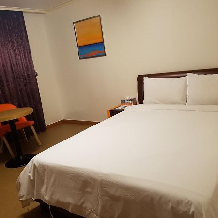 Crystal Motel Gangneung Exterior foto